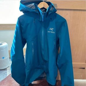 Arc’teryx Beta AR Gore-Tex jacket. New without tags. Medium. Retail $450